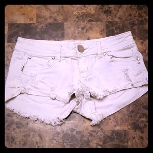 Low Rise Shorts w/ fray